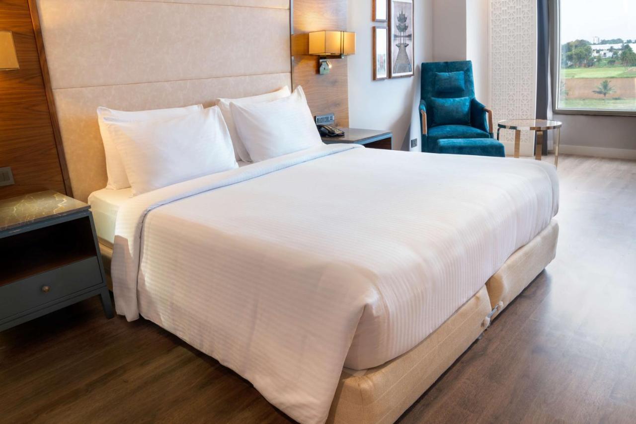 The Elite Narasapura, A Member Of Radisson Individuals Hotell Exteriör bild