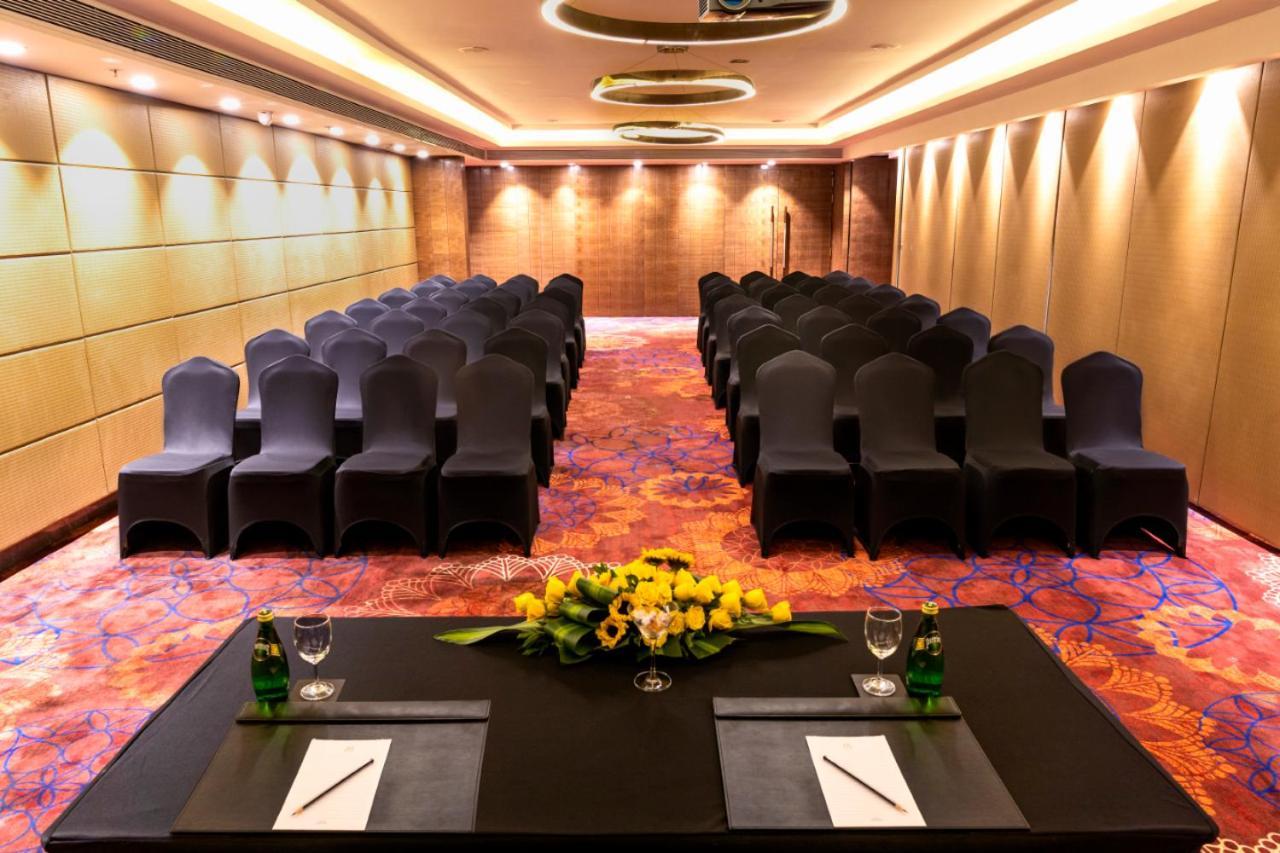 The Elite Narasapura, A Member Of Radisson Individuals Hotell Exteriör bild