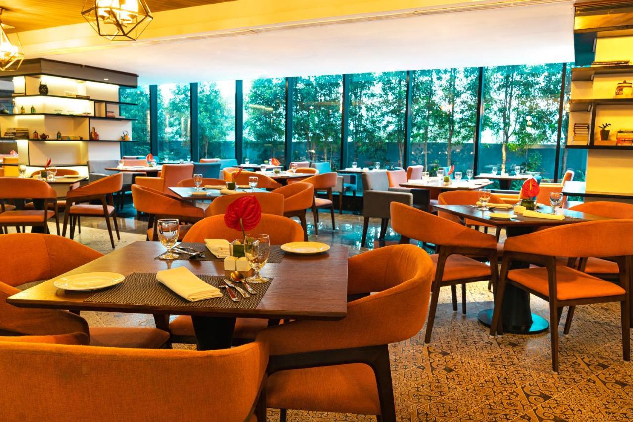 The Elite Narasapura, A Member Of Radisson Individuals Hotell Exteriör bild