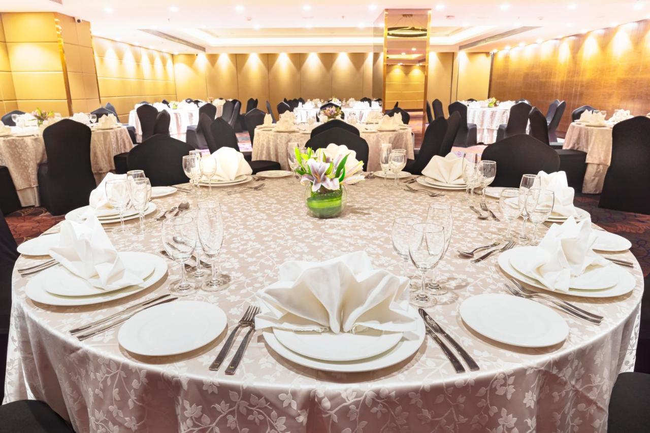 The Elite Narasapura, A Member Of Radisson Individuals Hotell Exteriör bild