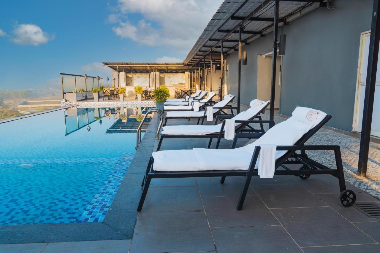 The Elite Narasapura, A Member Of Radisson Individuals Hotell Exteriör bild
