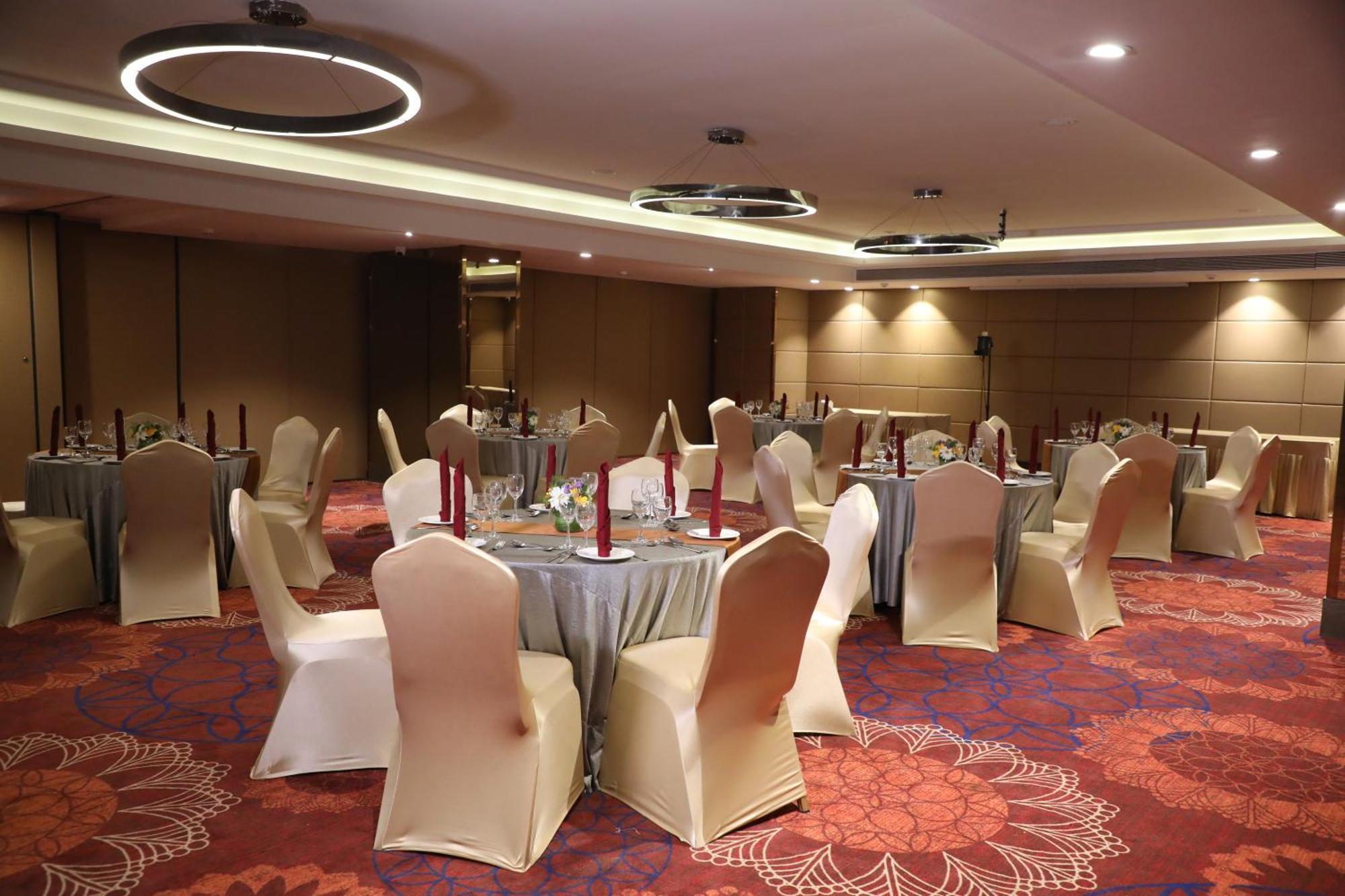 The Elite Narasapura, A Member Of Radisson Individuals Hotell Exteriör bild