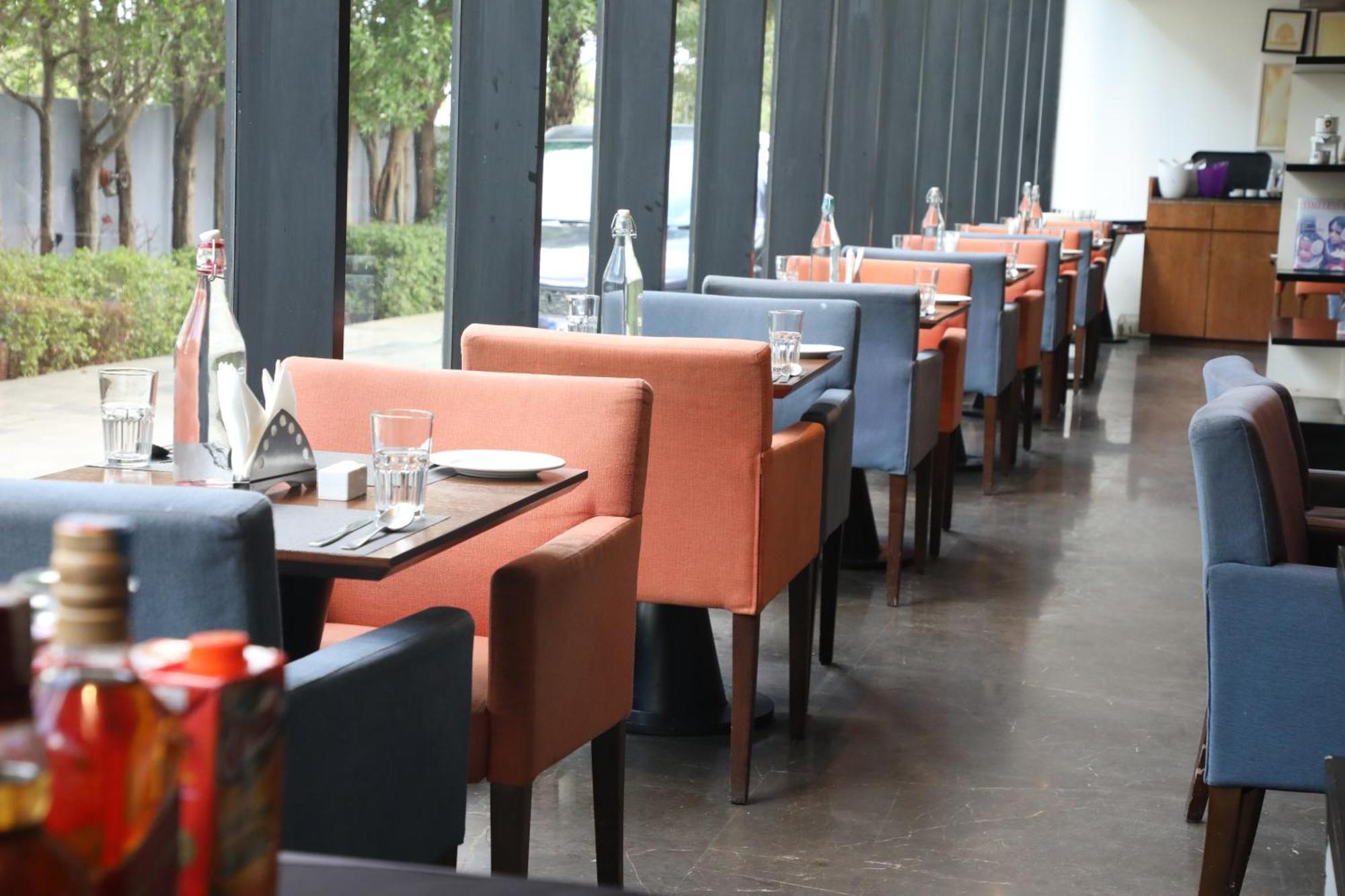 The Elite Narasapura, A Member Of Radisson Individuals Hotell Exteriör bild