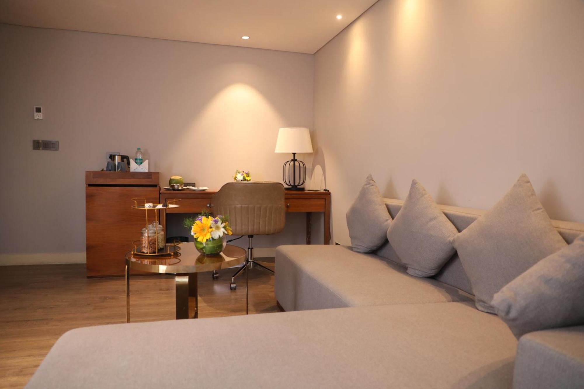 The Elite Narasapura, A Member Of Radisson Individuals Hotell Exteriör bild