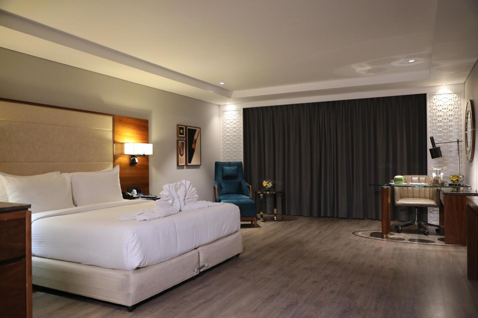 The Elite Narasapura, A Member Of Radisson Individuals Hotell Exteriör bild