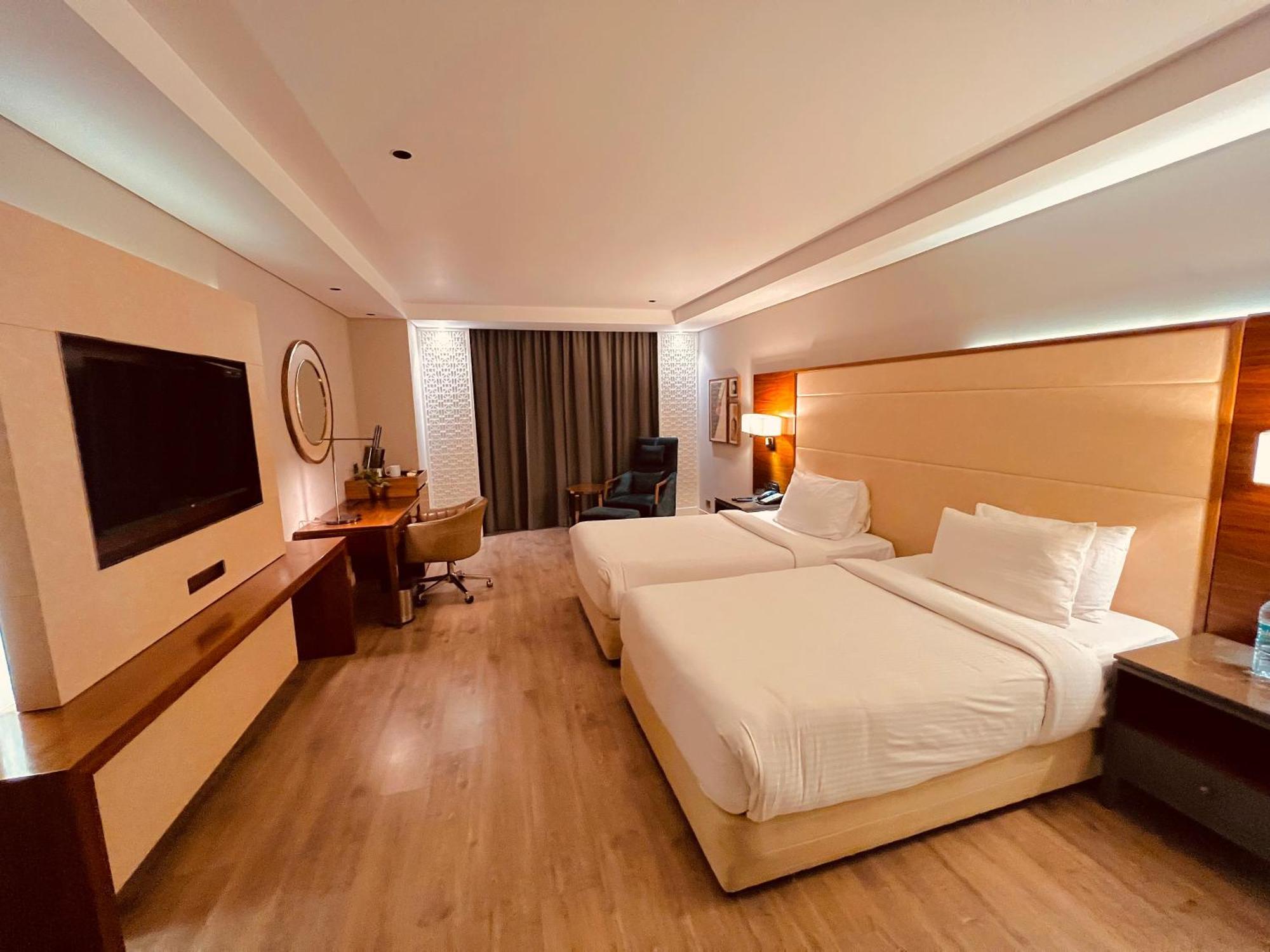 The Elite Narasapura, A Member Of Radisson Individuals Hotell Exteriör bild